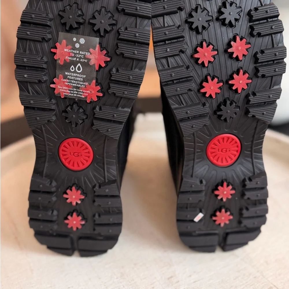 NEW! UGG Emmett Duck Hi Fashion Boot - Picture 2 of 8